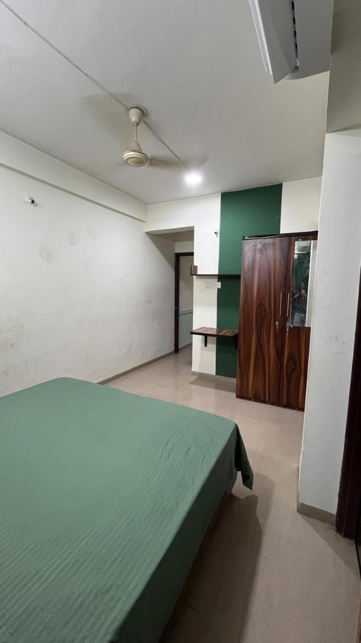 Spacious 3bhk Furnished&terrace *