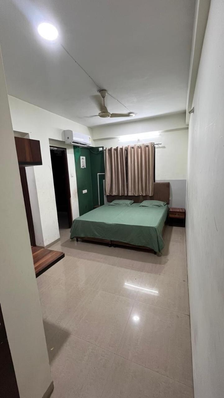 Spacious 3bhk Furnished&terrace *