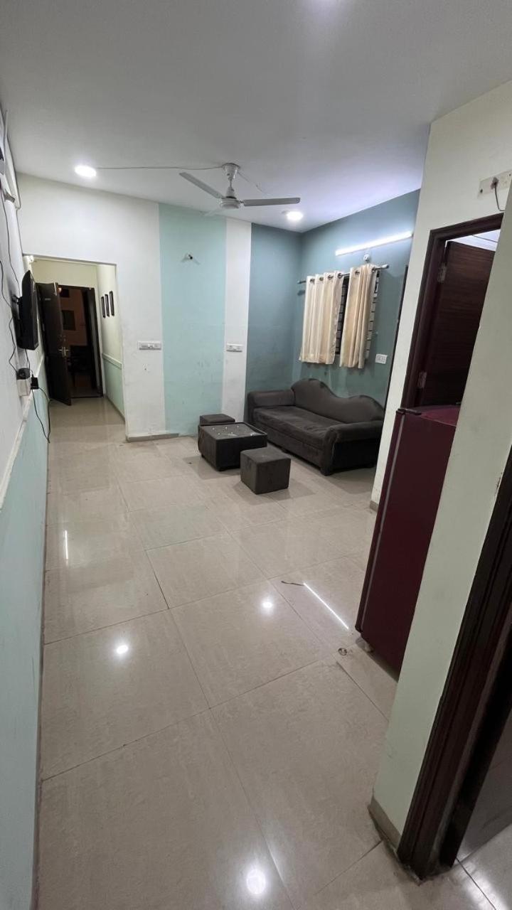 Spacious 3bhk Furnished&terrace *