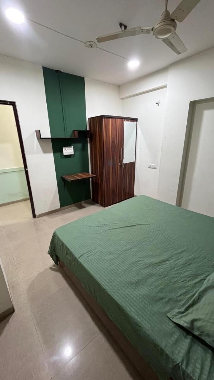 Spacious 3bhk Furnished&terrace *