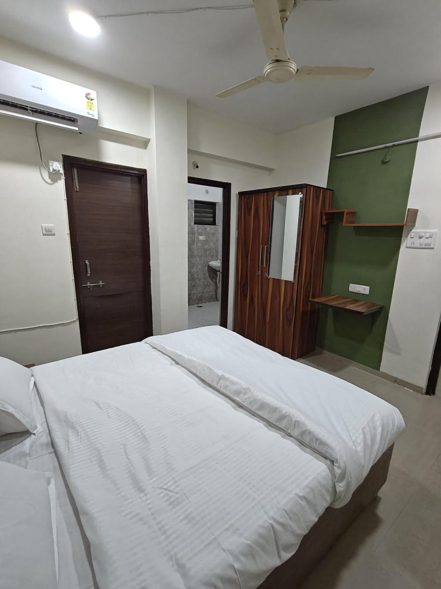 Spacious 3bhk Furnished&terrace Apartment